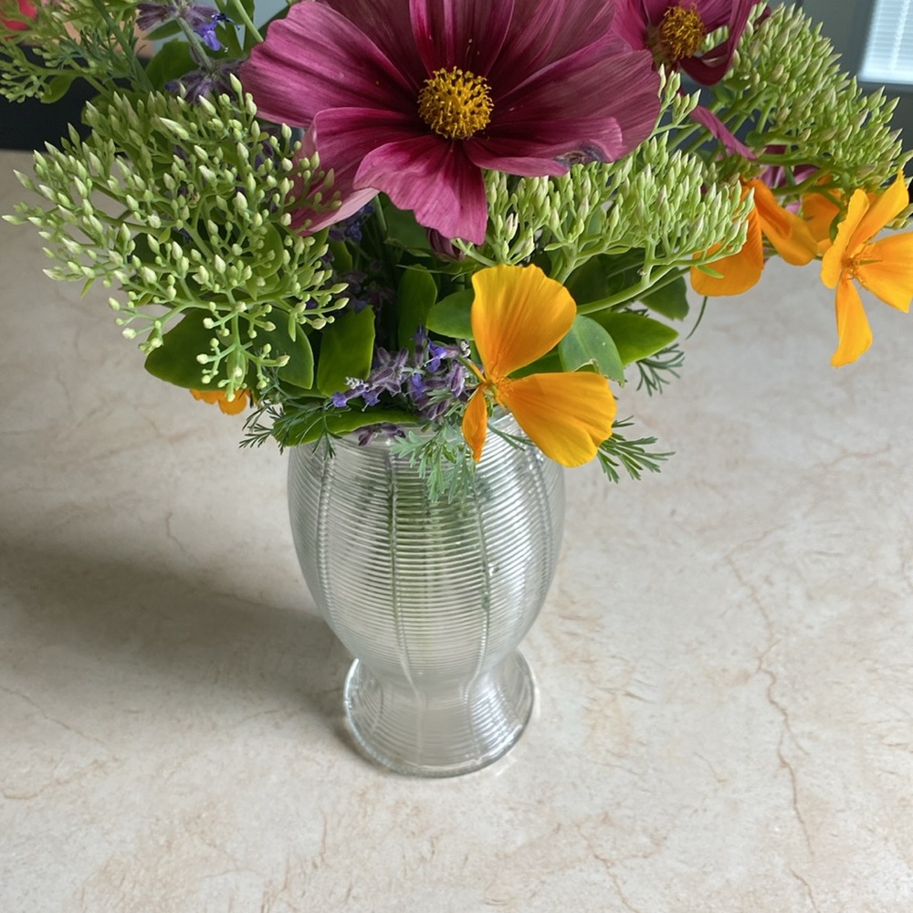 Mid-Century Modern Vase - Picture 5 of 11